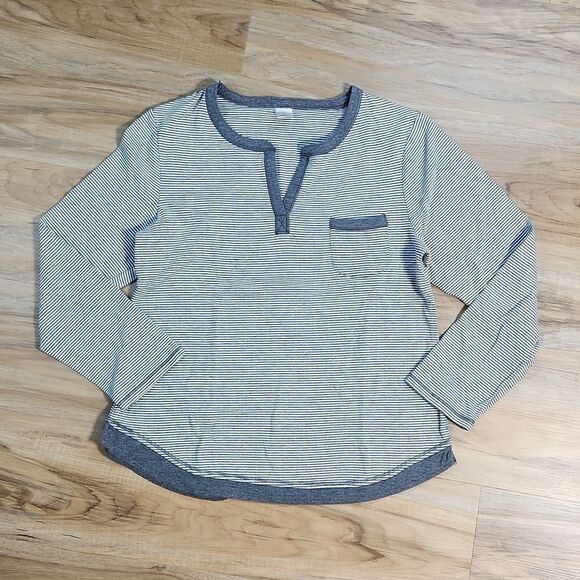 🔹️Liz Claiborne Gray & White Striped Tee w/Chest Pocket Medium - Picture 1 of 8